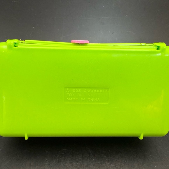 Vintage 1993 Caboodles Rec Room Playset Case Toy Biz w/Doll & Car Polly Pocket - Picture 12 of 13